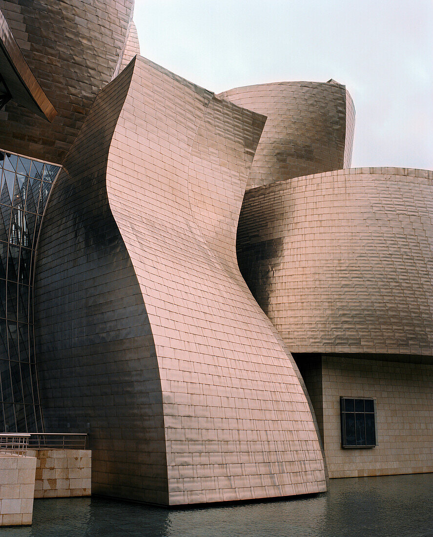 SPAIN, Bilbao, exterior of Guggenheim art museum