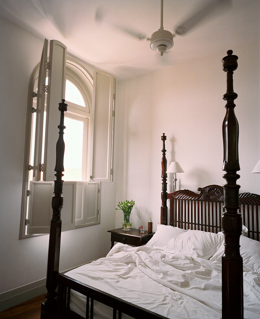 SRI LANKA, Asia, Galle, interior of a bedroom at Amangalla Hotel