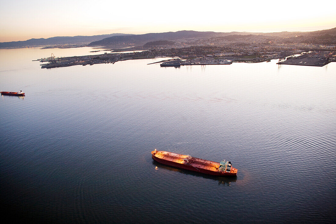 USA, California, San Francisco, View of the San Francisco Bay and a cruise ship from the Airship Ventures Zepplin