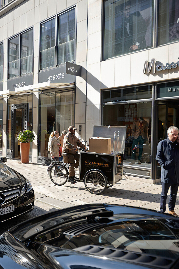 Shops in the prestigious Neuer Wall shopping mile, Hamburg, Germany