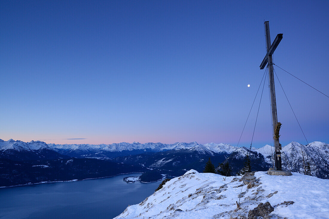 View from cross at summit of Jochberg to lake Walchensee, Karwendel range and Bavarian Alps, Jochberg, Bavarian Alps, Upper Bavaria, Bavaria, Germany