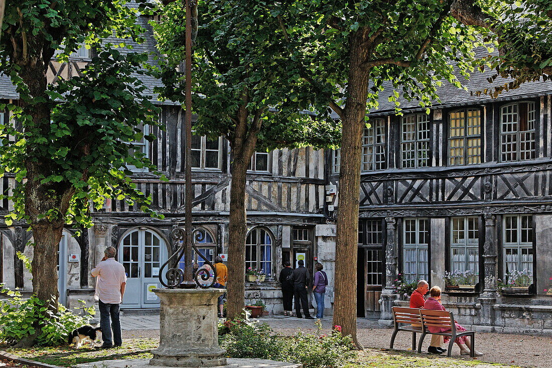 Ehemaliges Pest-Beinhaus L'aitre St. Maclou, Rouen, Seine-Maritime, Normandie, Frankreich