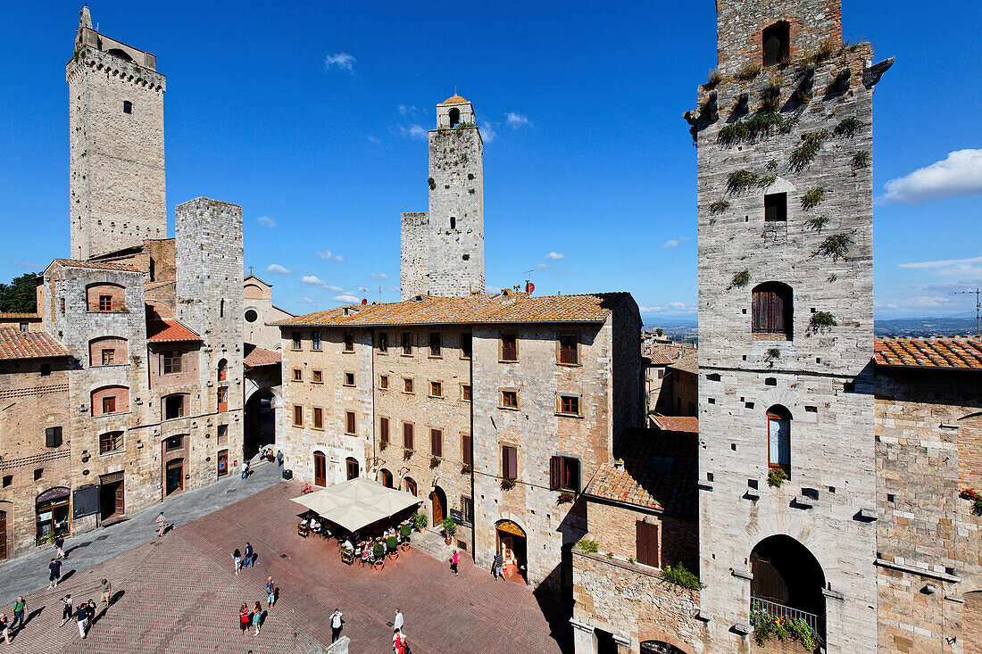 Piazza della Cisterna, San Gimignano, Toskana, Italien