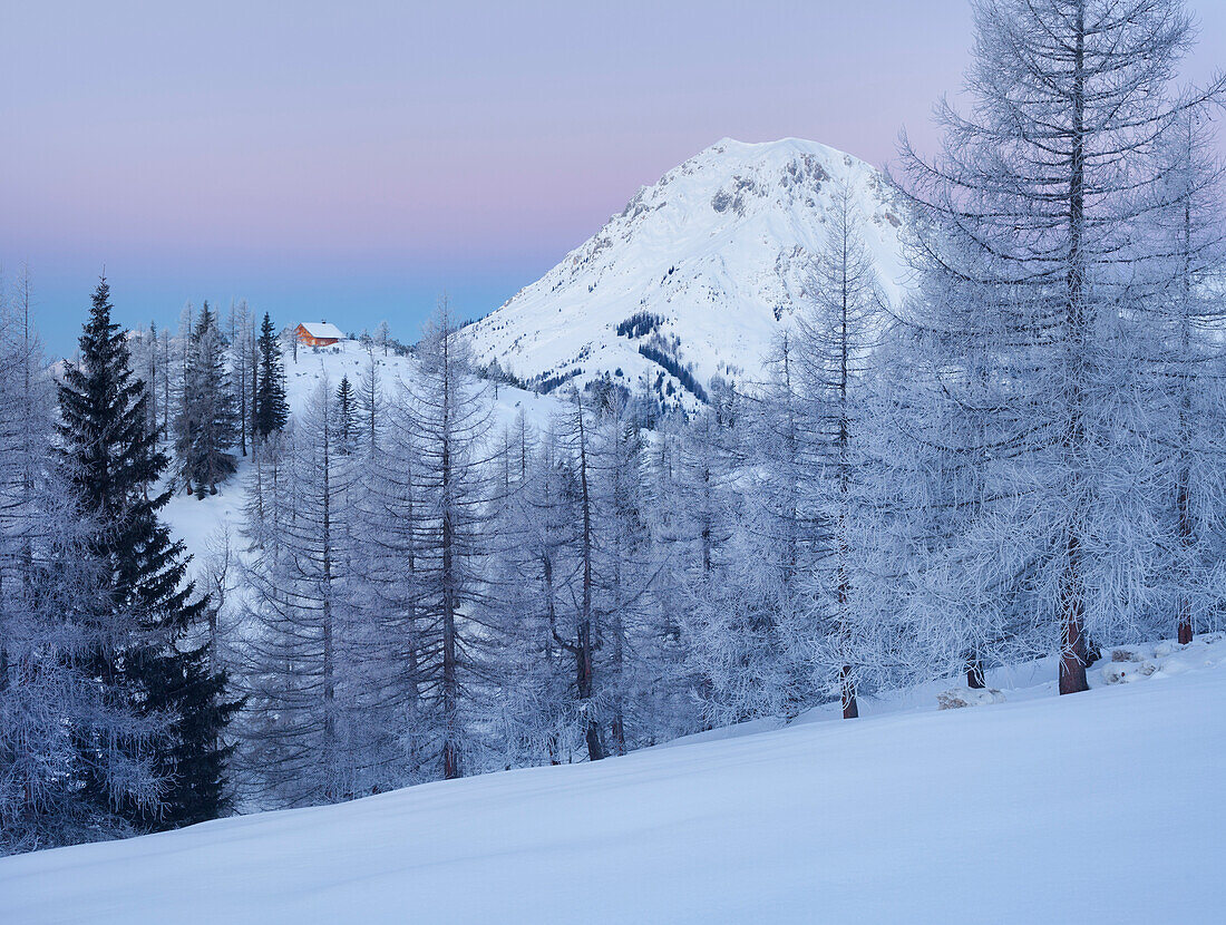 Lonely mountain hut, Satteleck, Roetelstein, Dachstein Massiv, Styria, Austria