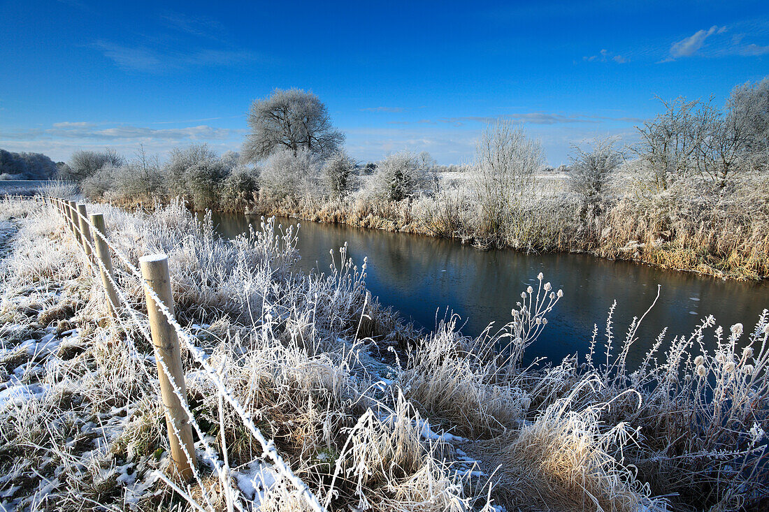 Hoare frost winter scene, river Welland, Glinton village, Cambridgeshire, England, Britain, UK