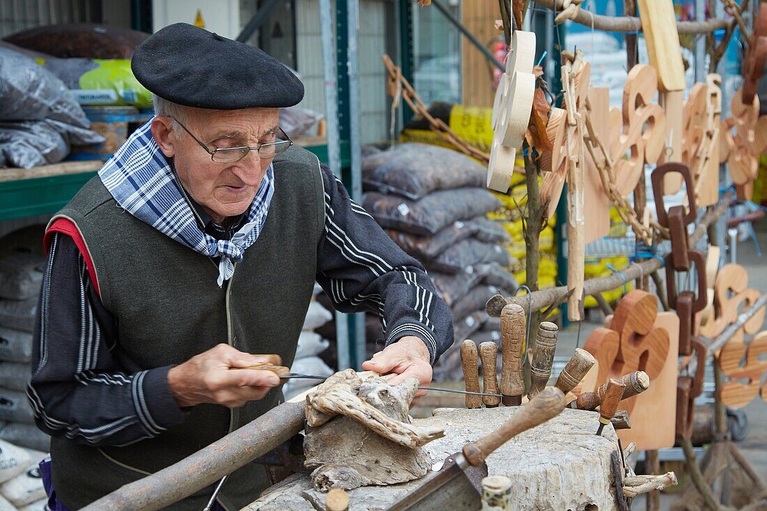 Holzhandwerker, Hondarribia, Gipuzkoa, Baskenland, Spanien.