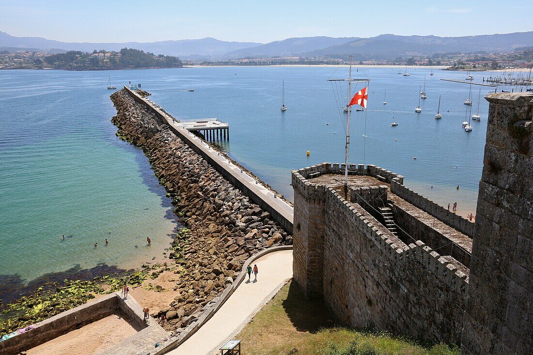 Burg von Monterreal, Baiona, Pontevedra, Galicien, Spanien.