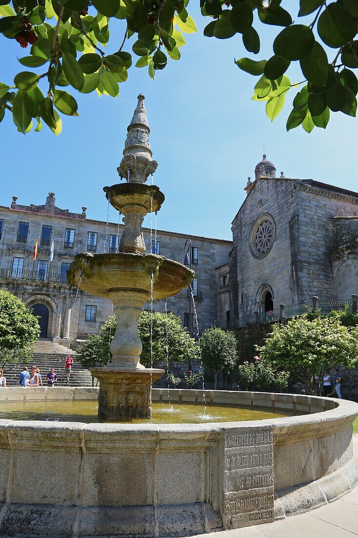 Church of San Francisco, Plaza da Ferraría, Herrería Square, Pontevedra, Galicia, Spain.