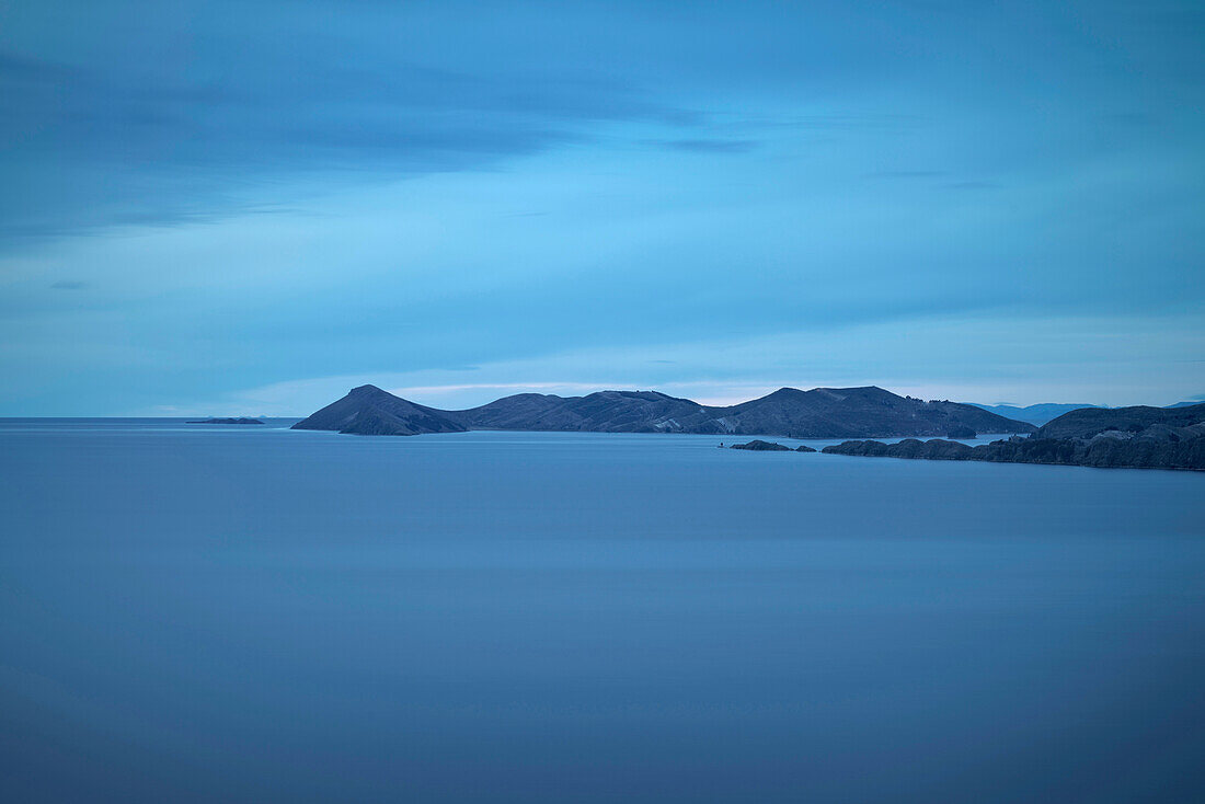 View towards Isla del Sol, Copacabana, lake Titicaca, Bolivia, Andes, South America