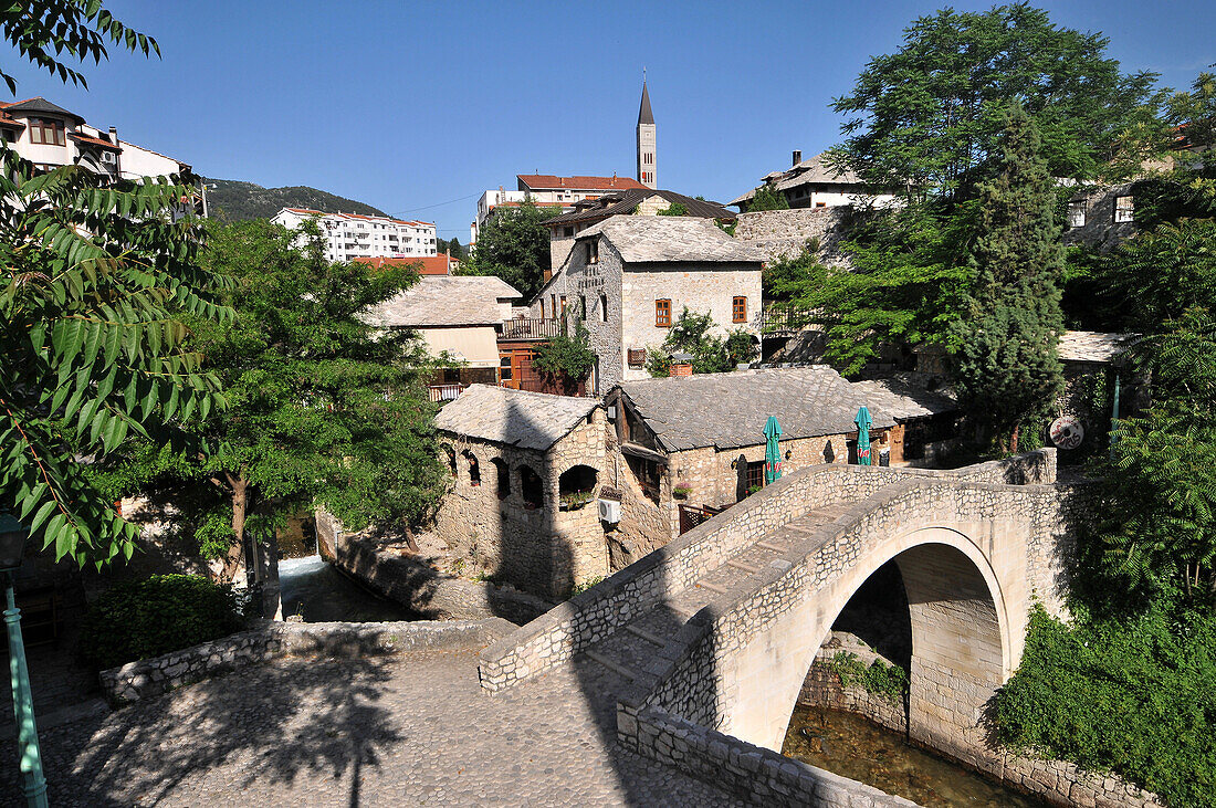 An der schrägen Brücke, Mostar, Bosnien und Herzegowina
