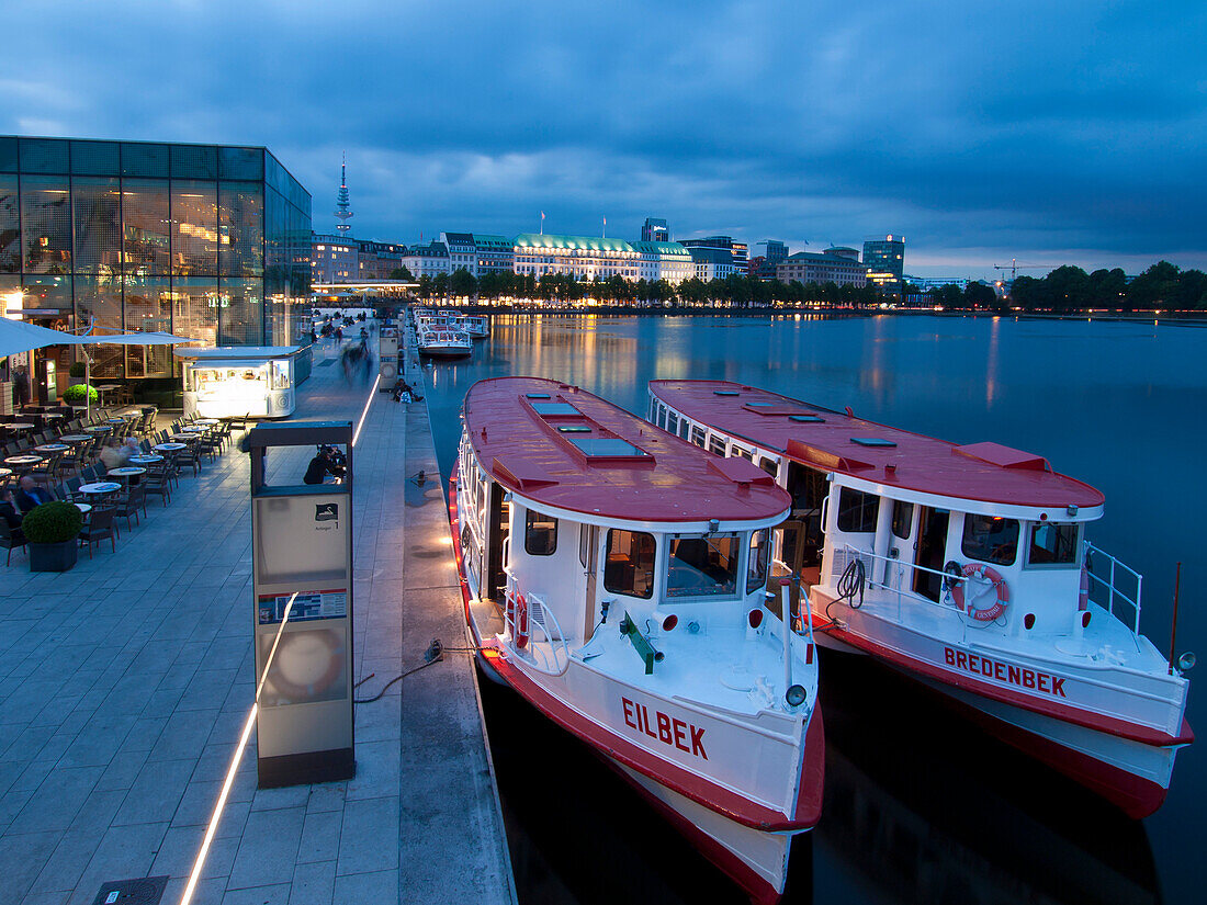 Excursion boats on the Binnenalster at dusk, Hanseatic City of Hamburg, Germany