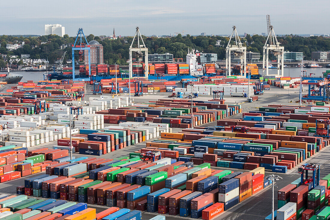Blick über das Blocklager und den Container Terminal Burchardkai nach Hamburg, Hamburg, Deutschland