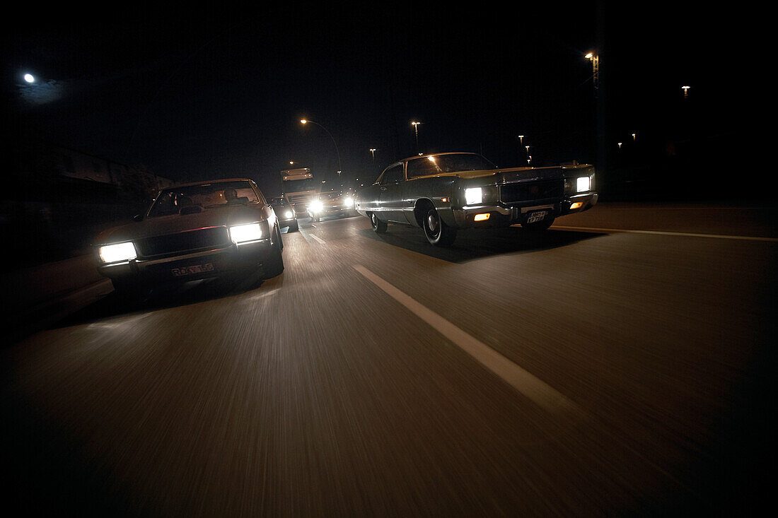 Zwei Youngtimer unterwegs bei Nacht, Hamburger Hafen, Motoraver, Hamburg, Deutschland