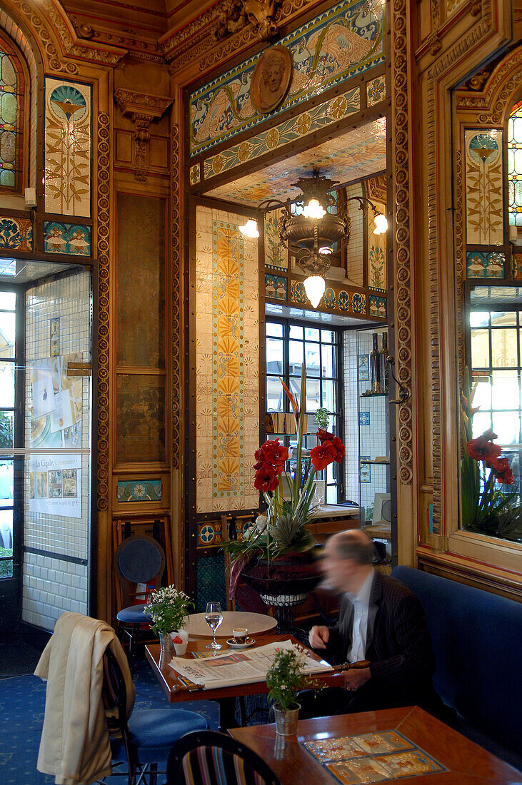 France, Pays de la Loire, Nantes, La Cigale Brasserie - a National Heritage Site inaugurated in 1895, Art Nouveau style building designed by Émile Libaudière