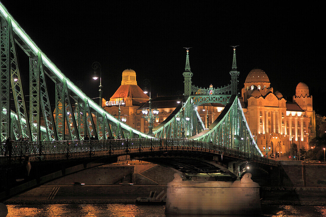 Hungary, Budapest, Liberty Bridge, Gellért Hotel, baths, Danube River