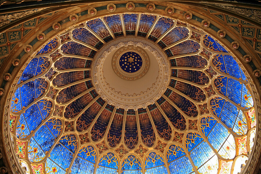 Hungary, Szeged, New Synagogue, interior
