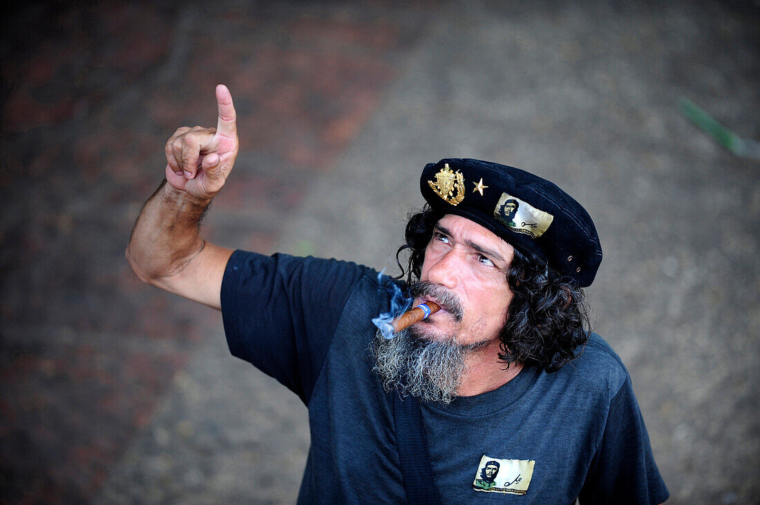 Man dressed like Che Guevara, portrait in Havana, Cuba