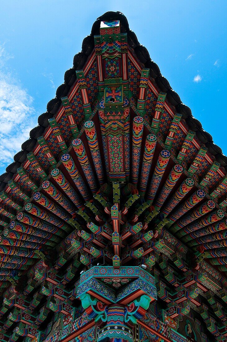 Asia, South Korea, Gyeongsangnam-do Province, Jirisan National Park, Chibulsa Temple
