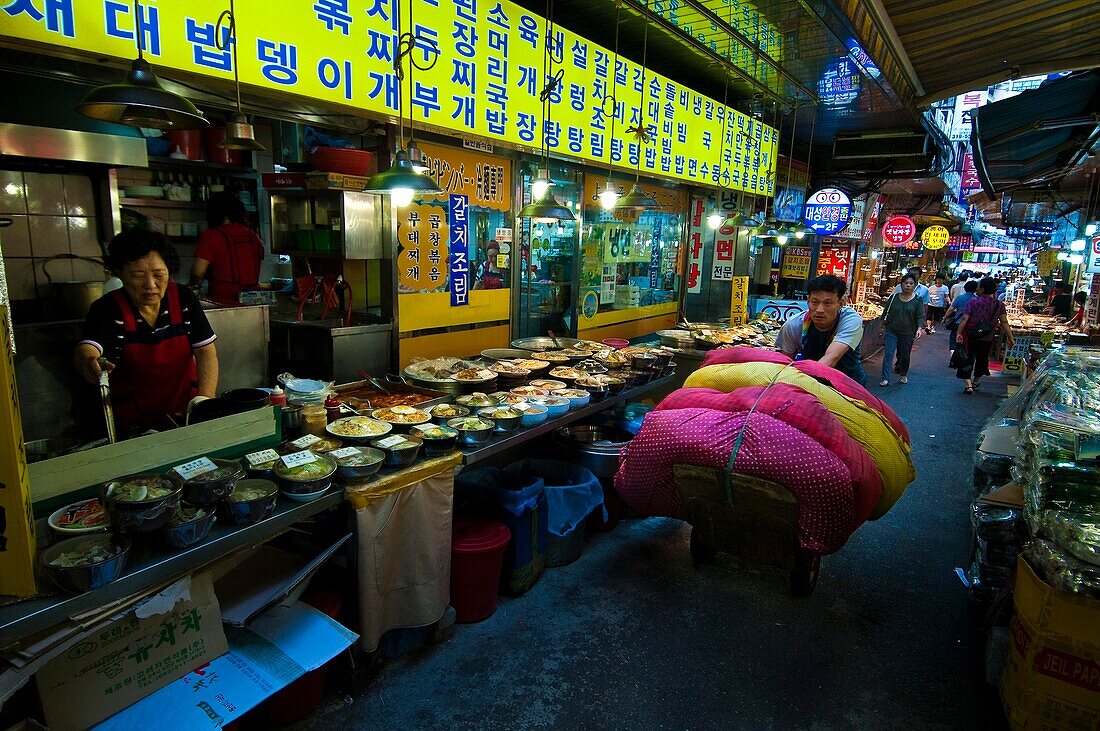 Asia, South Korea, Capital Seoul, Namdaemun traditional market