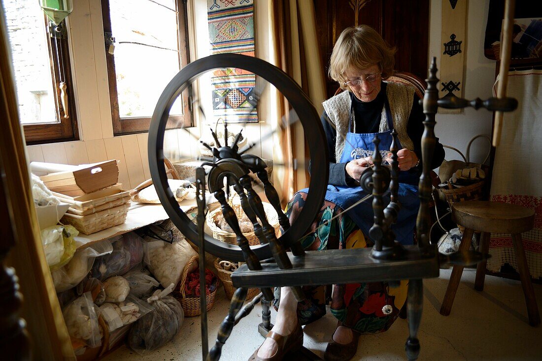 France : The wool spinning wheel and the spindle on the Causse du Larzac.