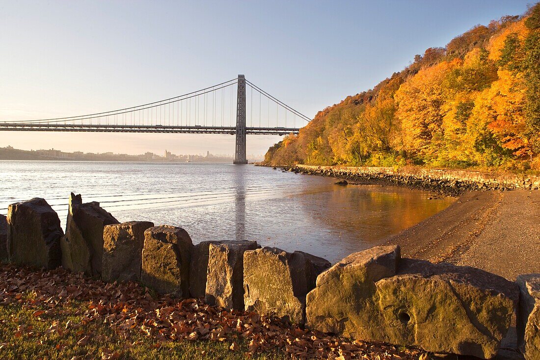 BEACH NORTH OF GEORGE WASHINGTON BRIDGE PALISADES HUDSON RIVER NEW JERSEY USA