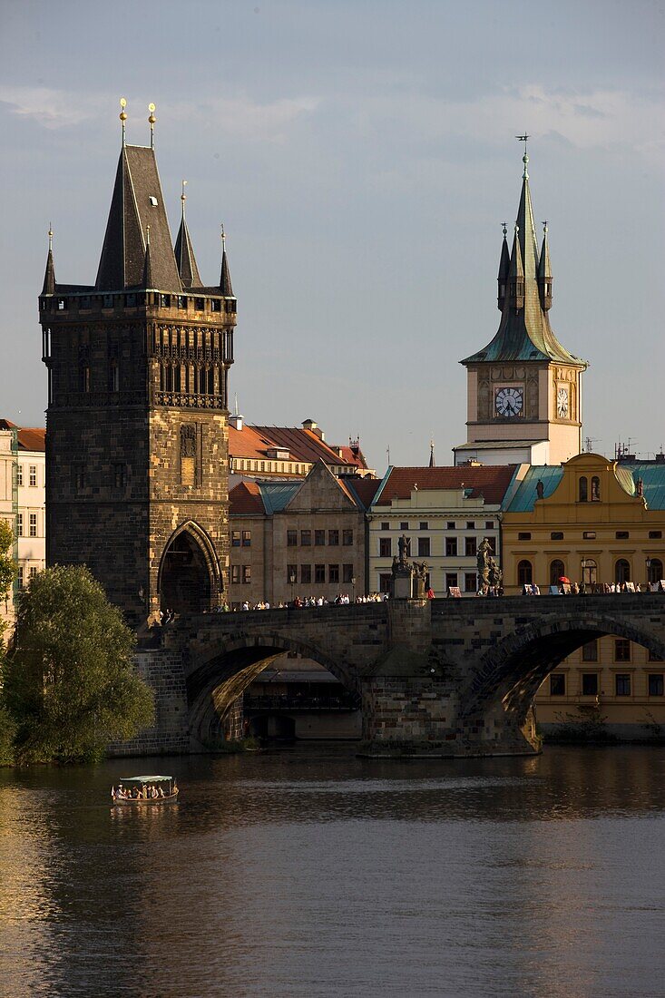 KING CHARLES IV BRIDGE VLTAVA RIVER STARE MESTO OLD TOWN PRAGUE CZECH REPUBLIC