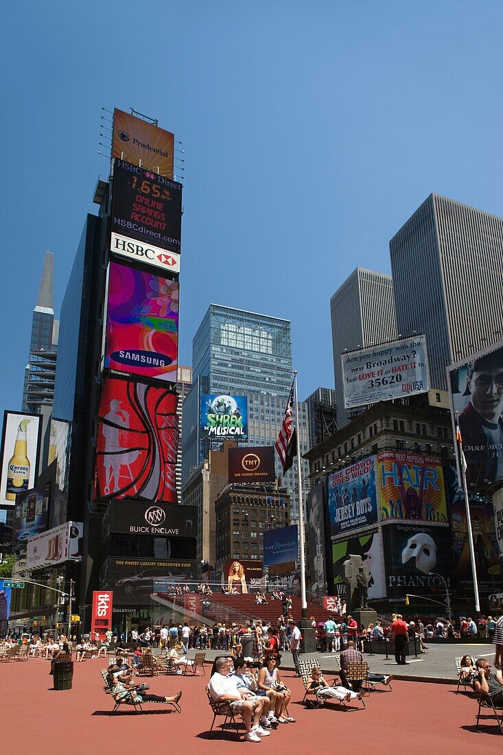 PEDESTRIAN PLAZA TIMES SQUARE MIDTOWN MANHATTAN NEW YORK CITY USA