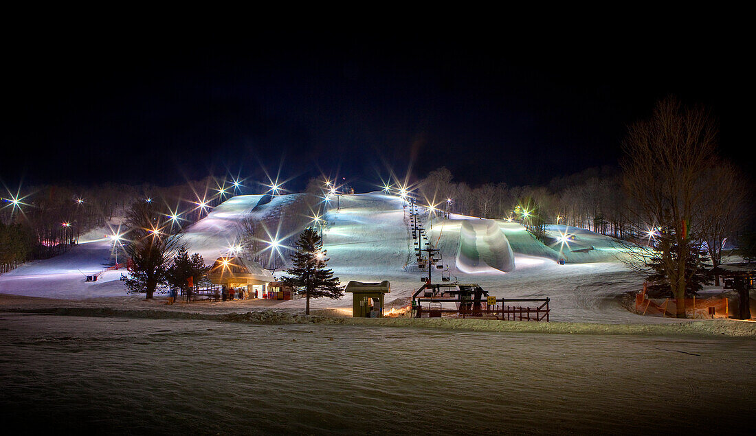 Ski slope and lift, Horseshoe Resort, Ontario