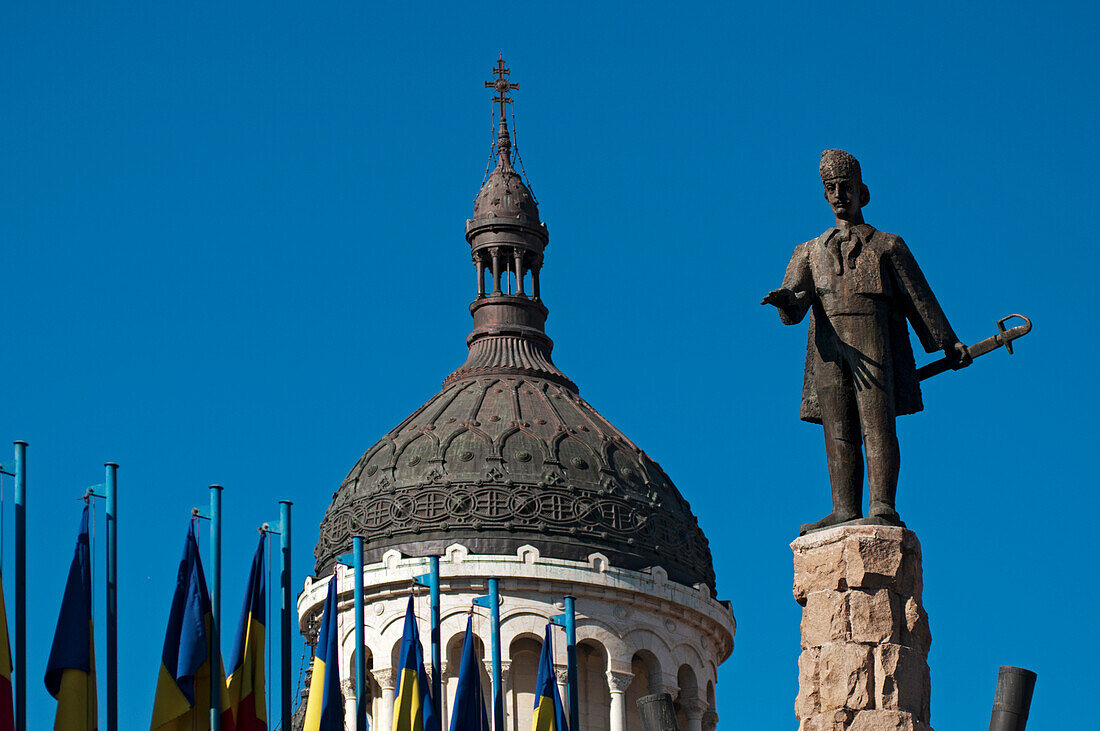 Avram Iancu Statue und Orthodoxe Kathedrale, Cluj-Napoca, Transylvanien, Rumänien