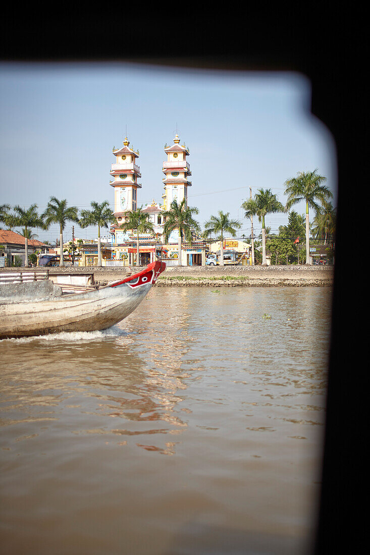 Blick über Mekong auf Cao-Dai-Tempel, Sa Dec, Dong Thap, Vietnam