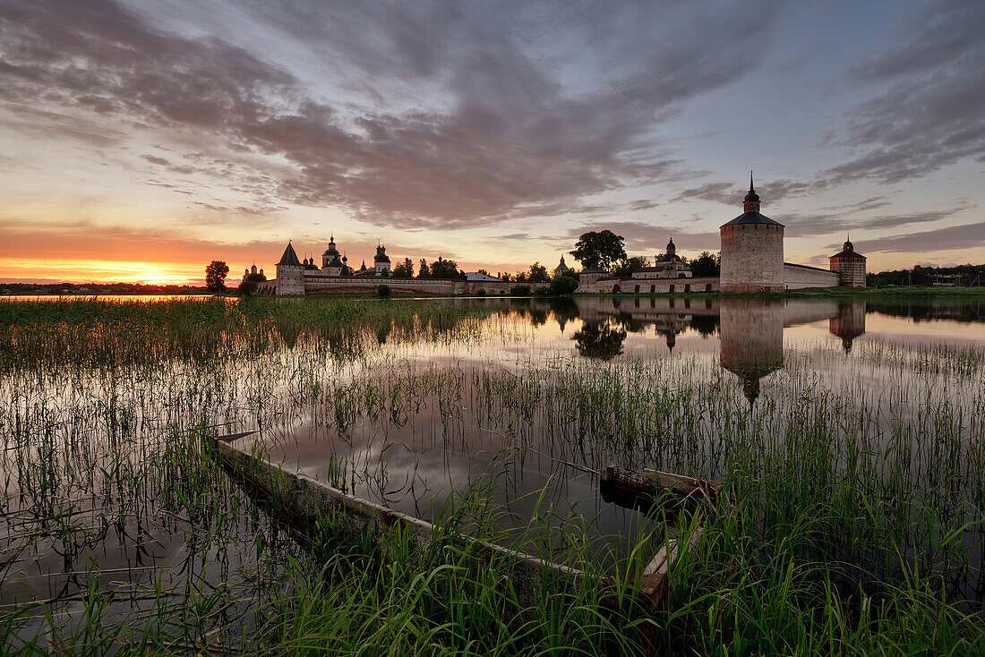 Sonnenuntergang, Kirillo-Belozersky, Kloster Kirillov, Region Wologda, Russland