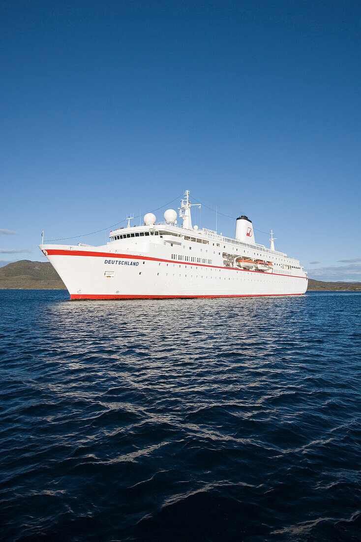 Cruise ship MS Deutschland (Reederei Peter Deilmann), near Qaqortoq (Julianehab), Kitaa, Greenland, Europe