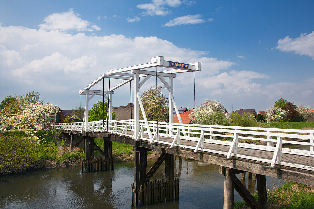 Hogendiekbrücke über die Lühe, Steinkirchen, Altes Land, Niedersachsen, Deutschland