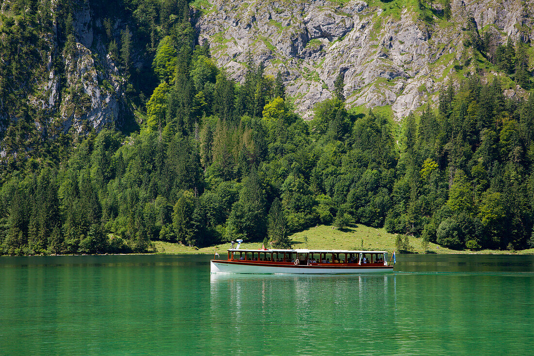Excursion boat at Königssee, Berchtesgaden region, Berchtesgaden National Park, Upper Bavaria, Germany