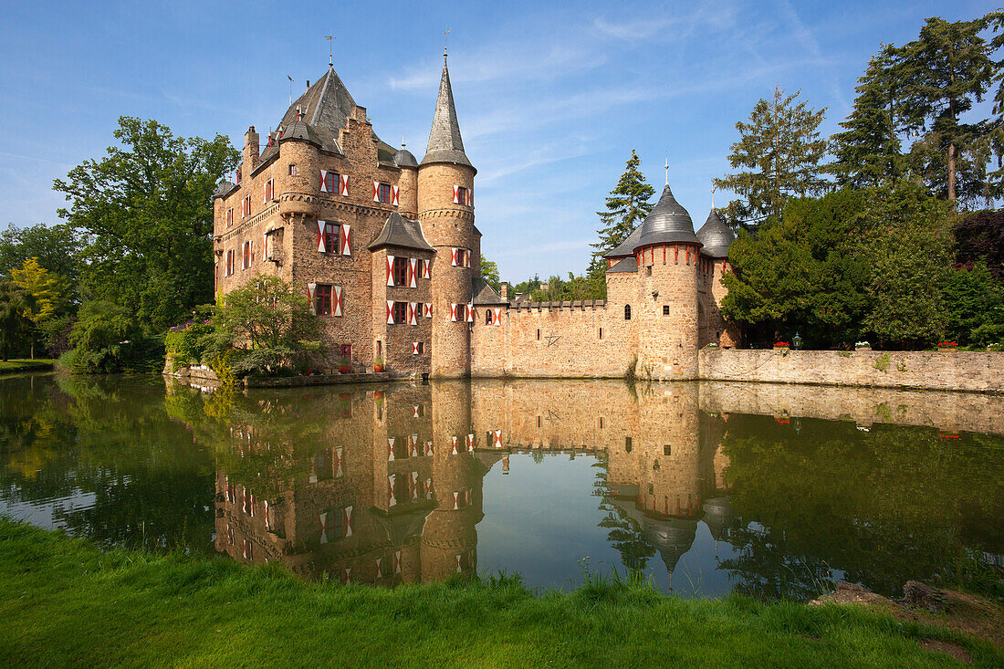 Burg Satzvey, bei Mechernich, Eifel, Nordrhein-Westfalen, Deutschland