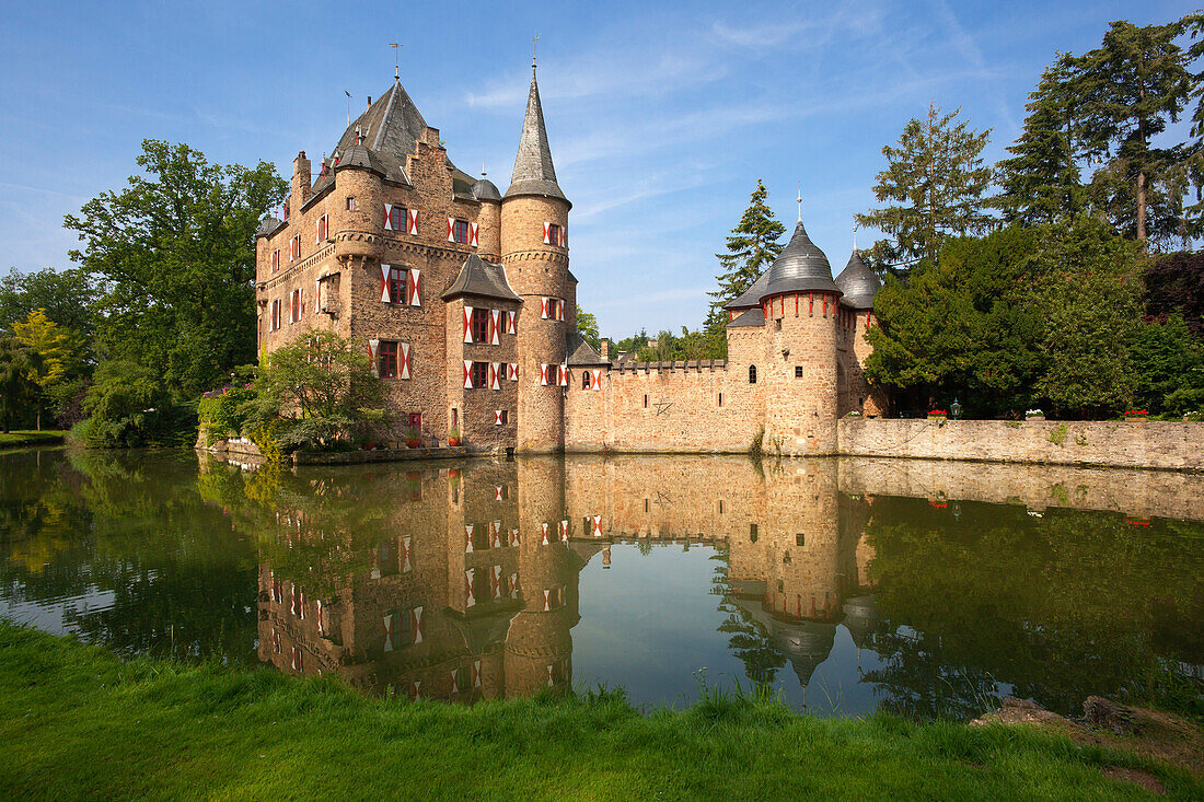 Satzvey castle, near Mechernich, Eifel, North Rhine-Westphalia, Germany