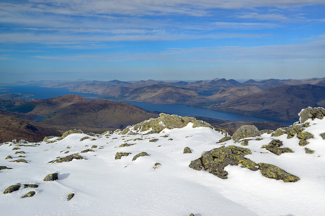 Blick vom Ben Nevis auf Loch Linnhe, Ben Nevis, Highland, Schottland, Großbritannien, Vereinigtes Königreich