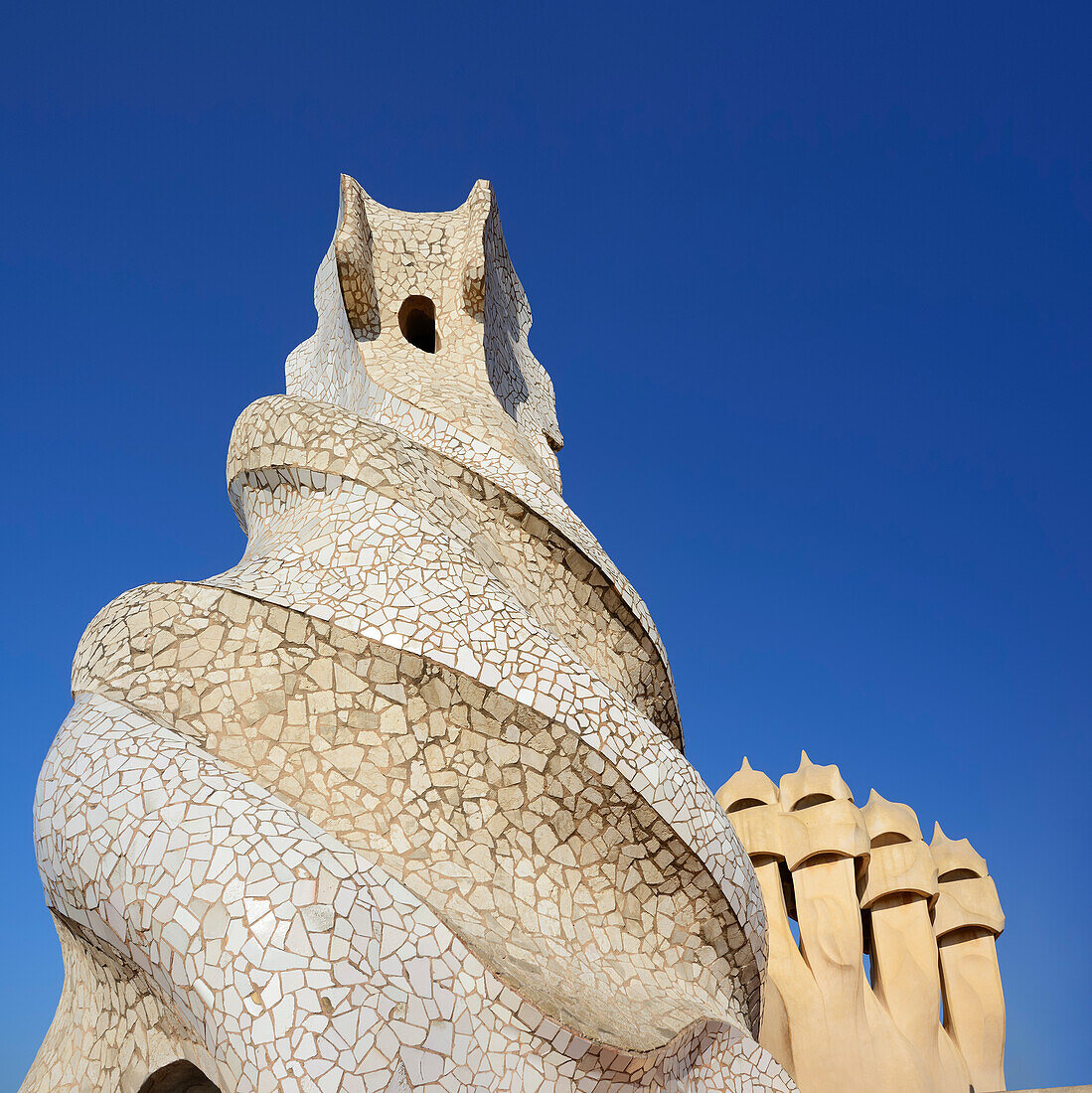 Casa Mila, Casa Milà, La Pedrera, Dachterrasse mit die Wächter, Architekt Antoni Gaudi, UNESCO Weltkulturerbe Arbeiten von Antoni Gaudi, Modernisme, Jugendstil, Eixample, Barcelona, Katalonien, Spanien