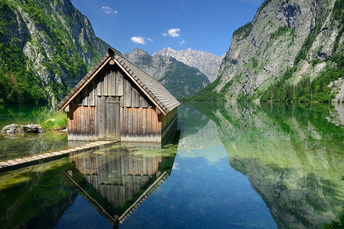 Boathouse at lake Obersee with Hachelkoepfe and Watzmann, lake Obersee, lake Koenigssee, Berchtesgaden range, National Park Berchtesgaden, Berchtesgaden, Upper Bavaria, Bavaria, Germany