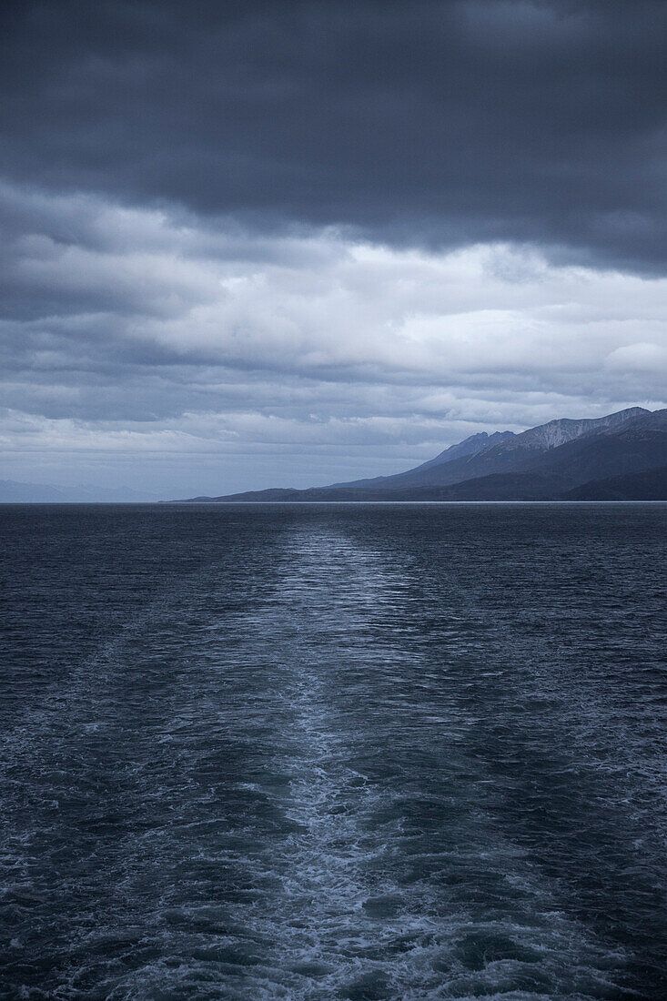 Wake behind cruise ship MS Deutschland (Reederei Peter Deilmann), Chilean fjords, Magallanes y de la Antartica Chilena, Patagonia, Chile