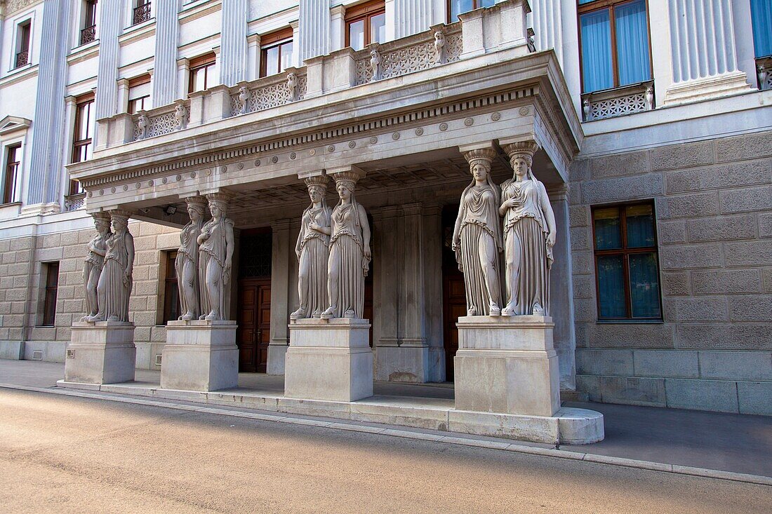 Parlament parliament building, Pallas-Athene-Brunnen fountain, Ringstrasse street, Vienna, Austria, Europe
