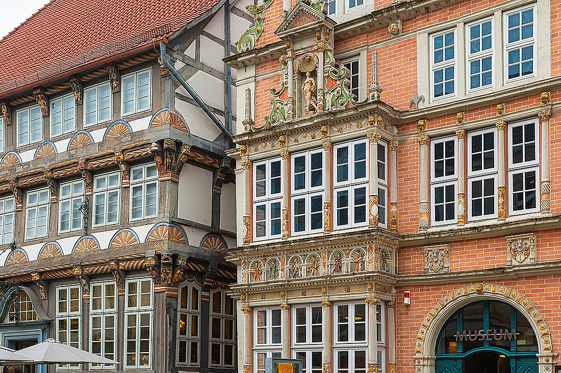 Detail of the Stiftsherrenhaus and the Leisthaus in Hamelin on the German Fairy Tale Route, Lower Saxony, Germany, Europe
