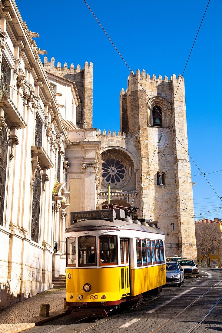 Se Cathedral in Alfama district, Lisbon, Portugal, Europe