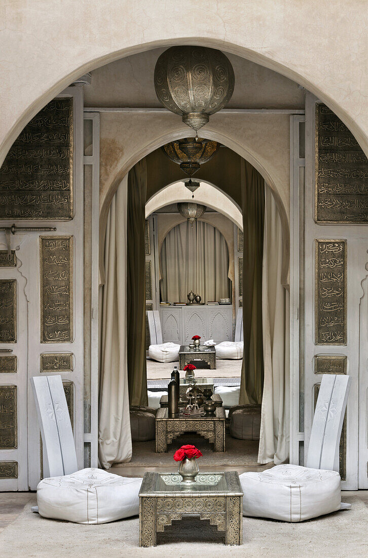 Inner courtyard mit small table, Marrakech, Morocco