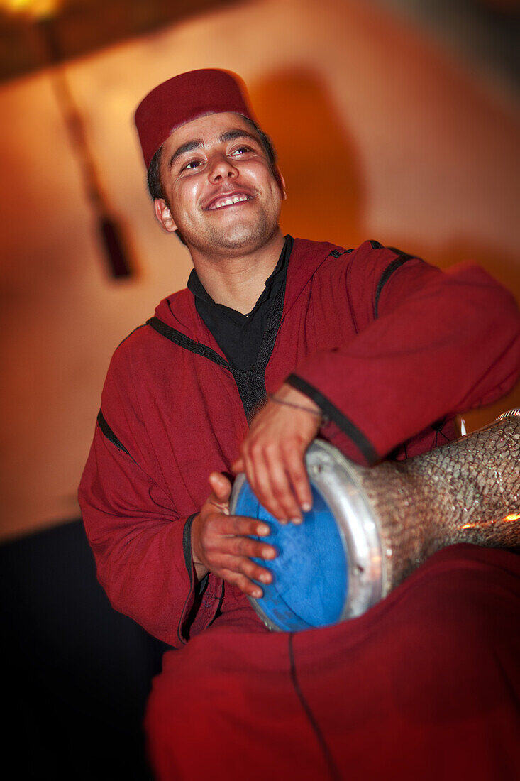 Moroccan musician, Dar Les Cigognes, Marrakech, Morocco