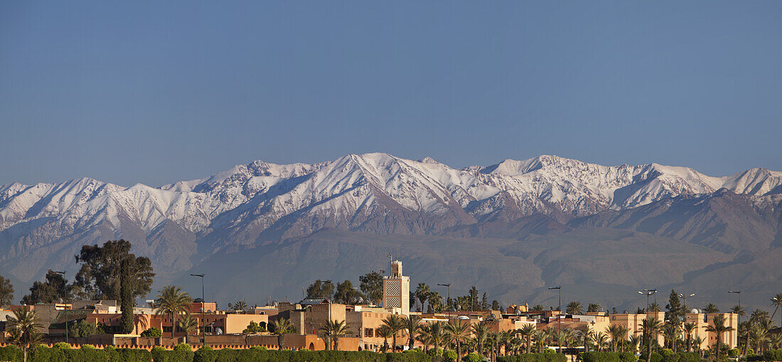 Marrakesch mit Atlasgebirge im Hintergrund, Marrakesch, Marokko