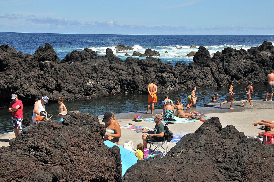 Naturschwimmbecken bei Biscoitos, Nordküste, Insel Terceira, Azoren, Portugal