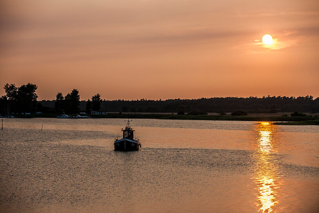 Sunset on the island of Ummanz, island of Ruegen, Mecklenburg-Western Pomerania, Germany