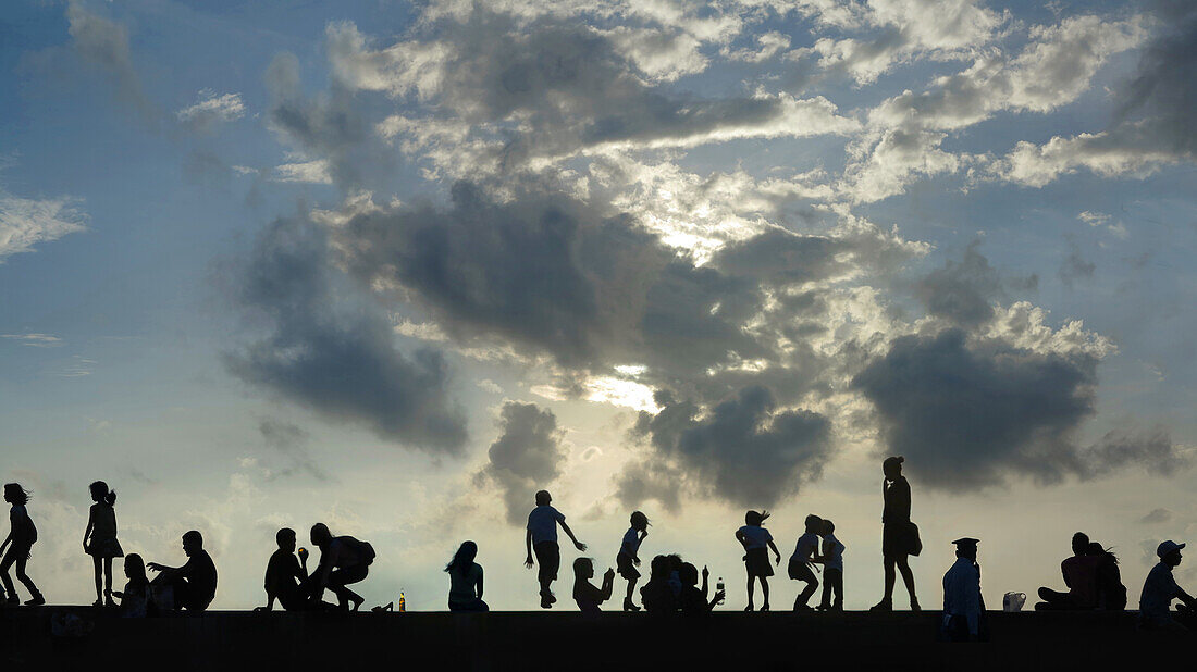 People at Manila Bay, Mall of Asia, Manila, Luzon Island, Philippines