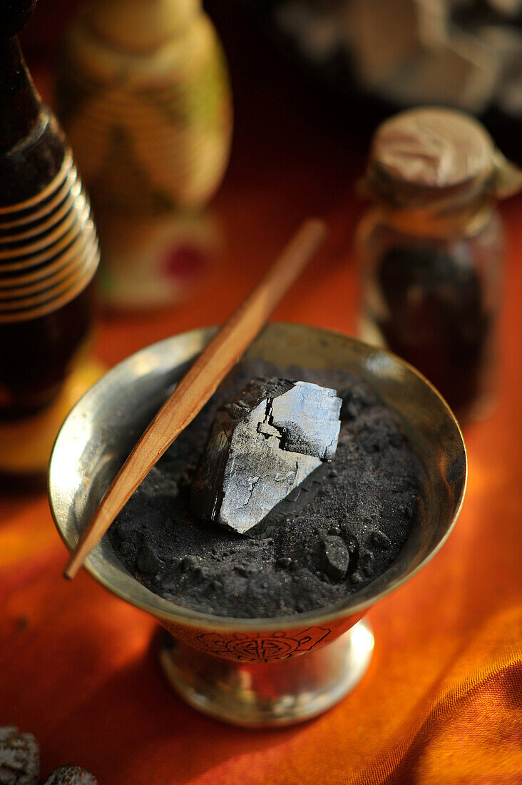 Bowl Of Kohl, Make-Up For The Eyes Composed Of Antimony, Pepper And Ground Clove, Applied With A Stick (Merwad), Traditional Make-Up, Bazaar Of Marrakech, Morocco, Africa